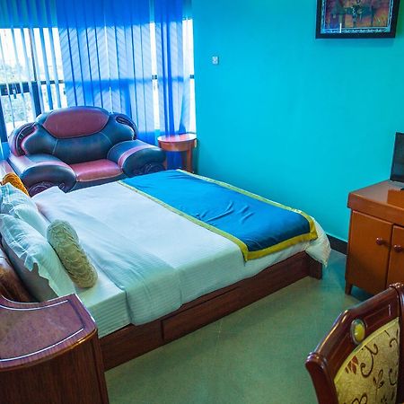 Bl Airport Hotel Dar es Salaam Esterno foto