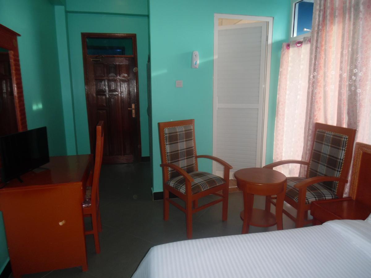 Bl Airport Hotel Dar es Salaam Esterno foto